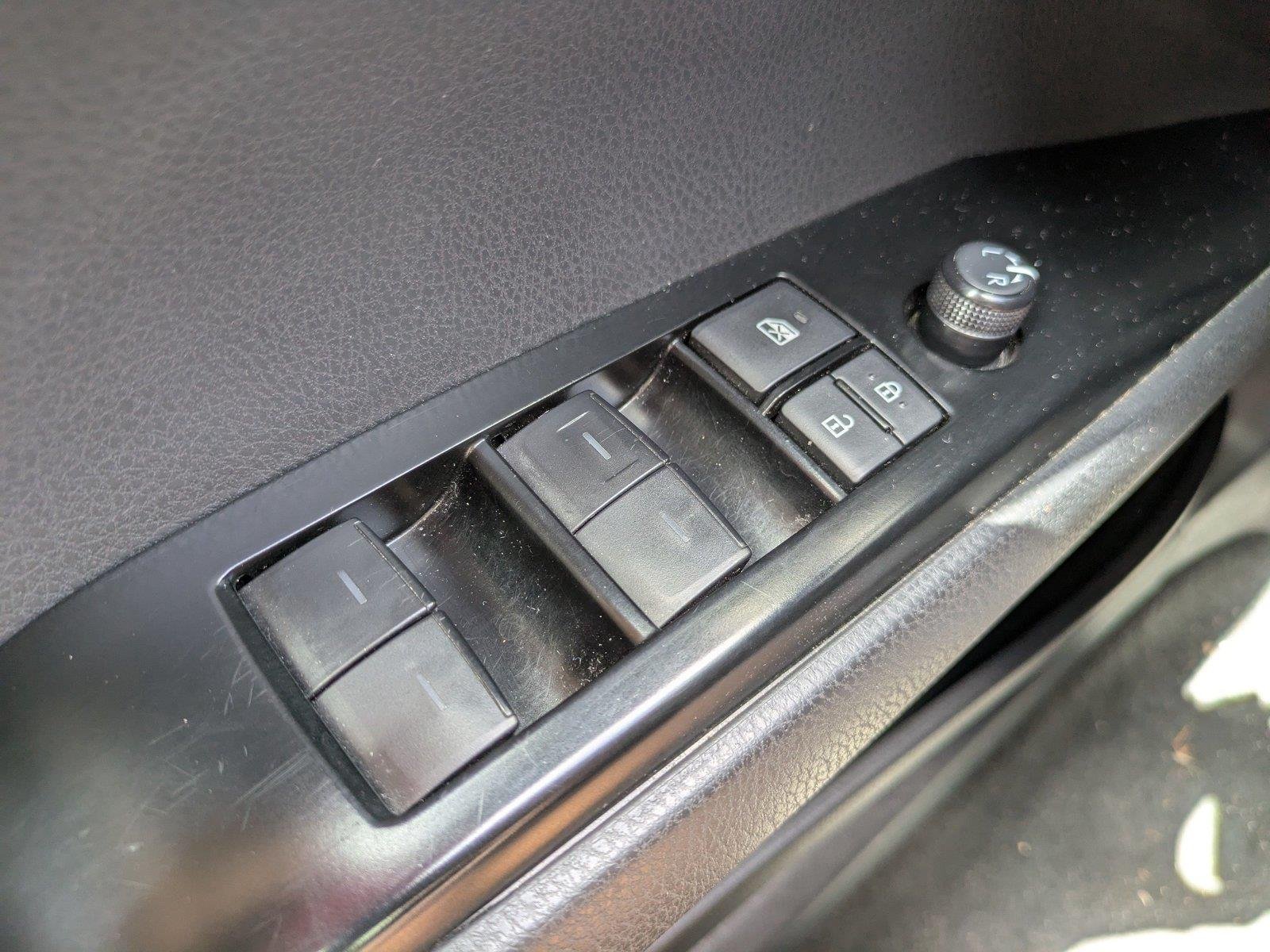 Used 2025  Toyota SE image 21