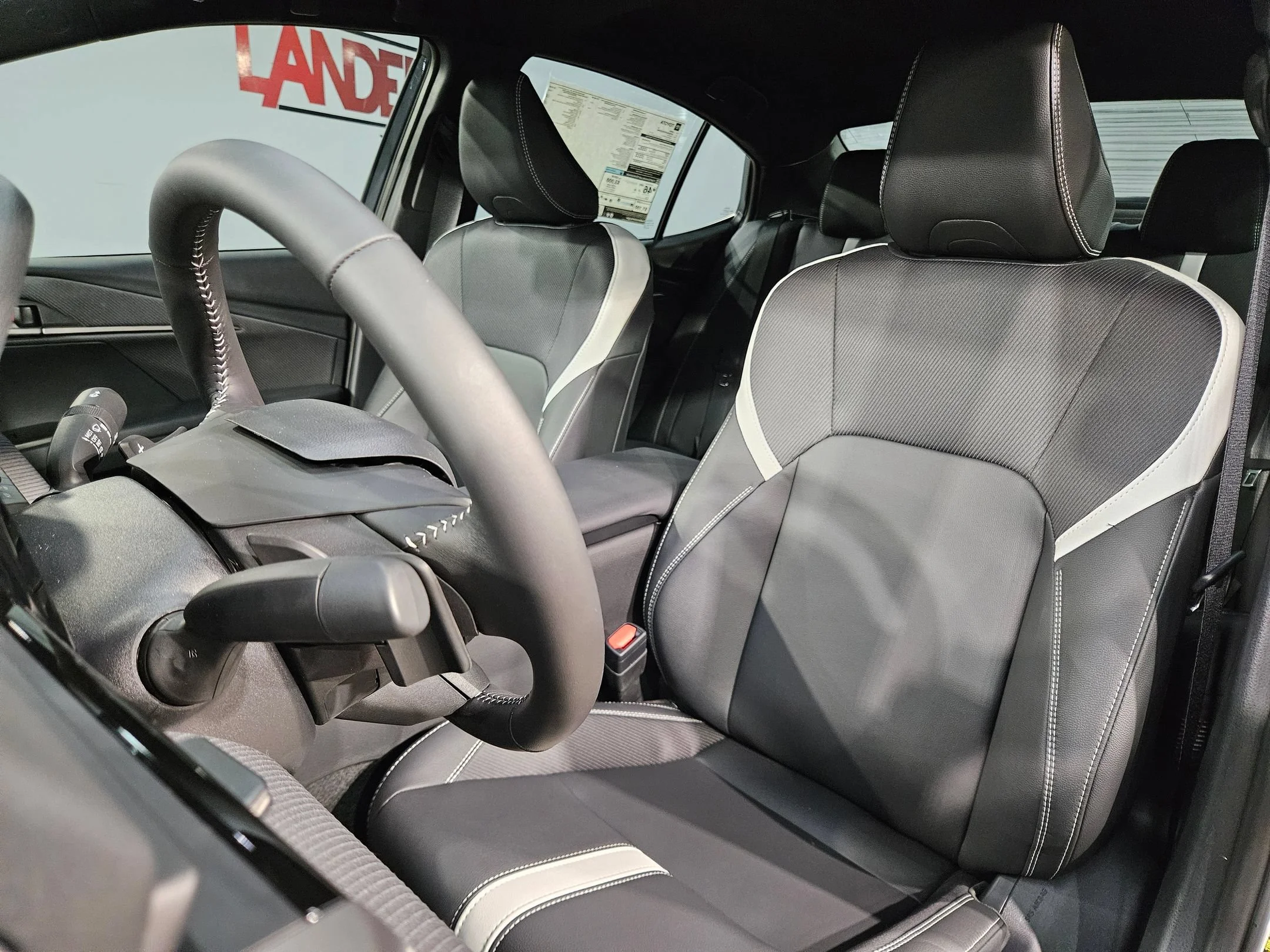 2026 Toyota Camry SE - Photo 24