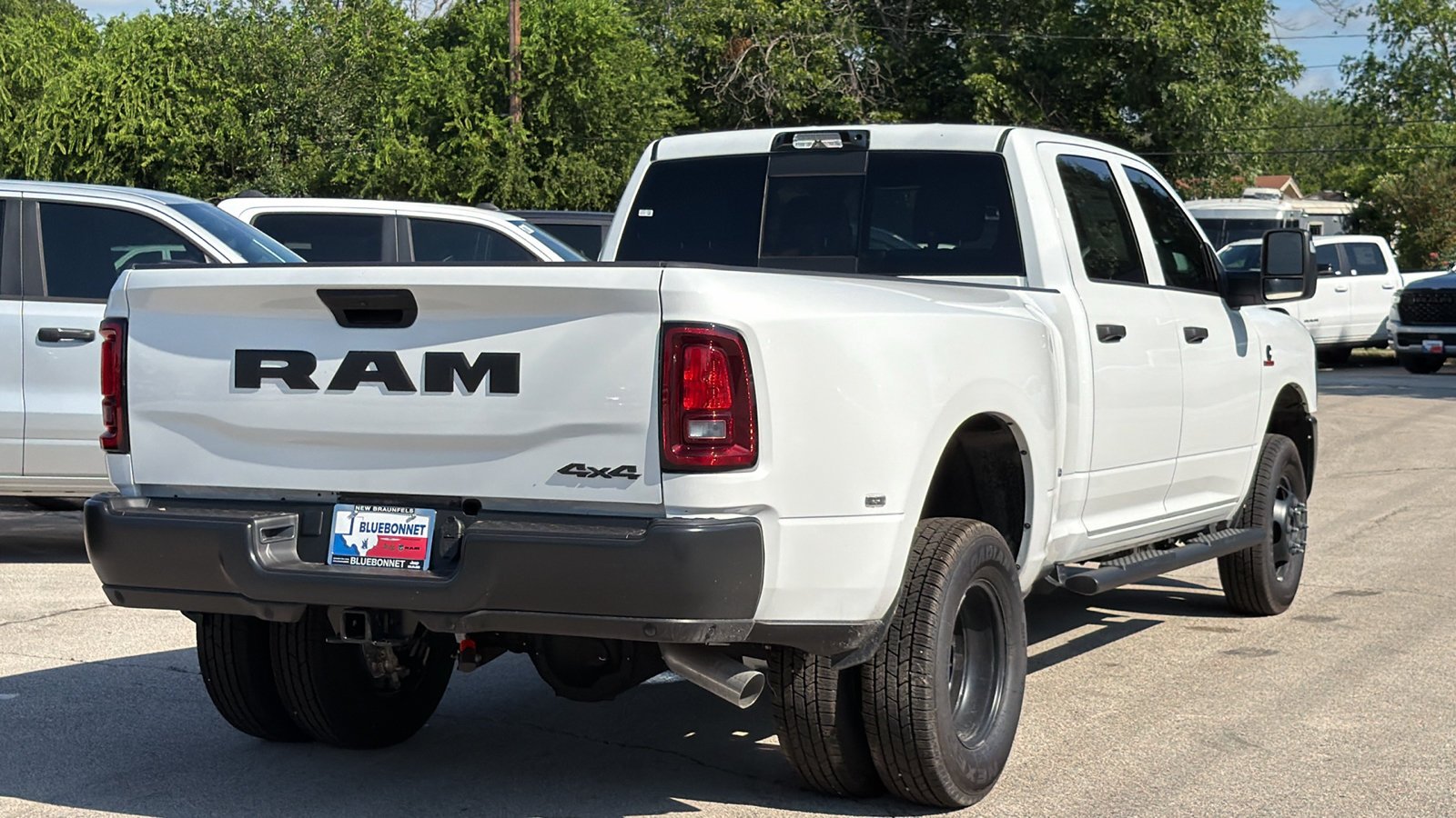 New 2026 Bright White Clear-Coat Exterior Paint RAM Tradesman image 5