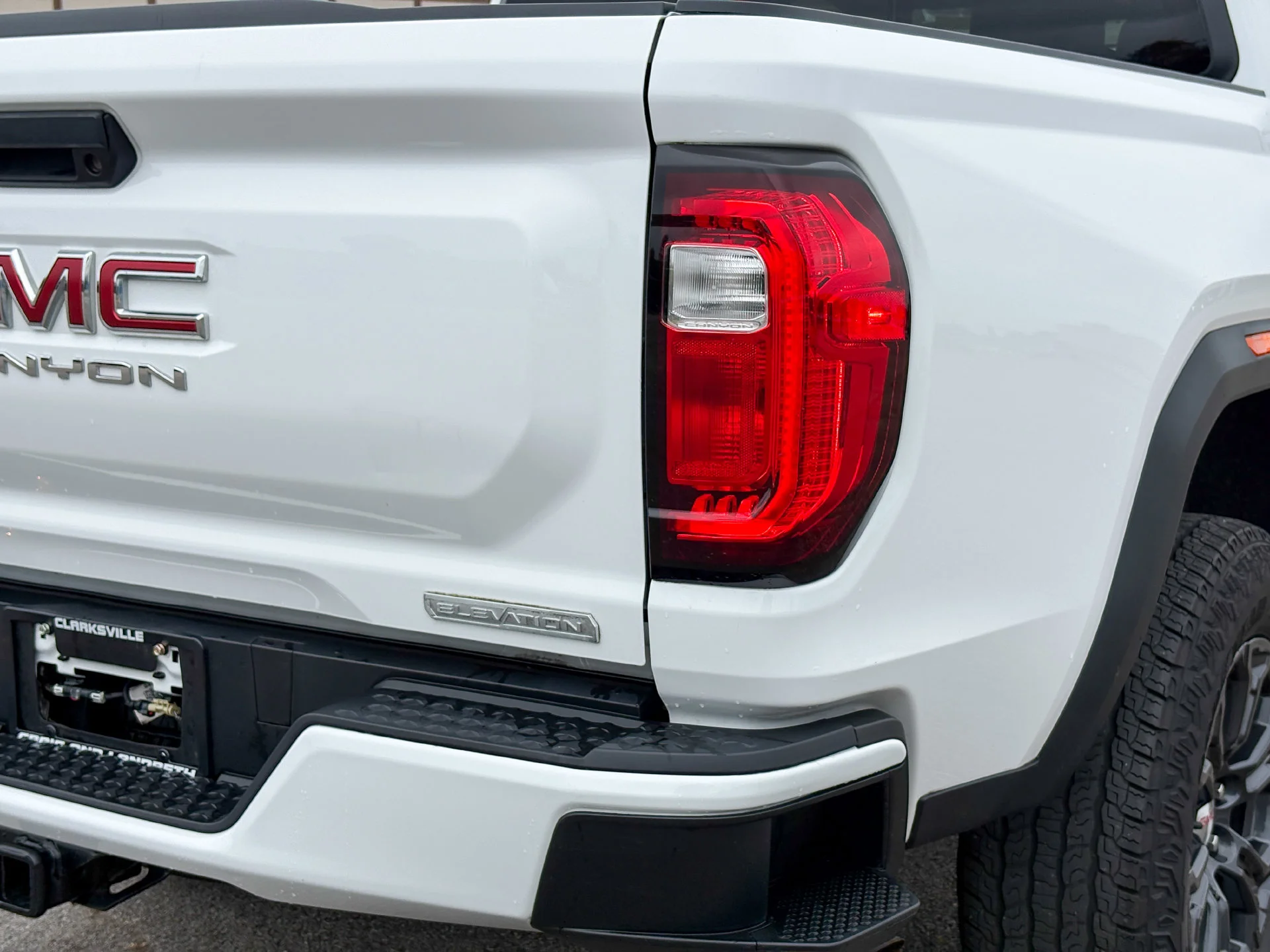 Used 2023 White GMC Elevation image 12