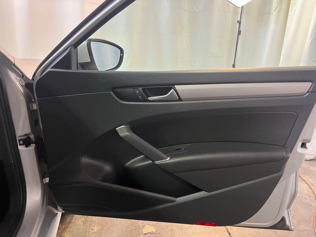 Certified Used 2020 Silver Volkswagen 2.0T SE image 12