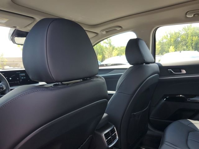 2025 Kia K5 EX - Photo 9