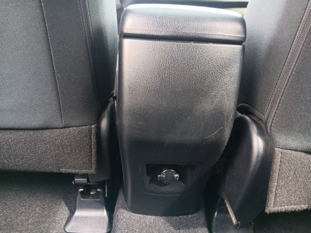 Used 2018 Galactic Aqua Mica Toyota XLE image 32