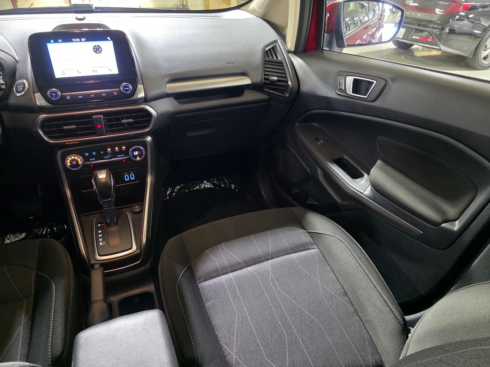 Used 2018 Ruby Red Metallic Ford SE image 17