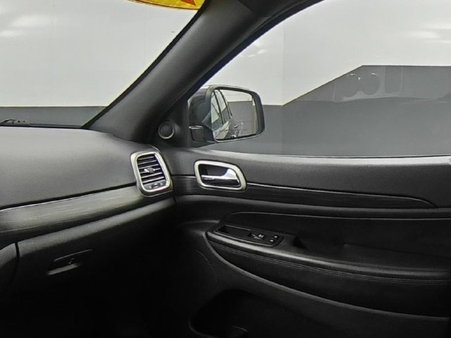 Used 2020 Black Jeep Altitude image 40