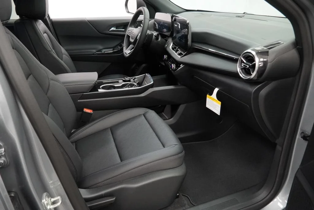 New 2027 Sterling Gray Metallic Chevrolet AWD LT image 28