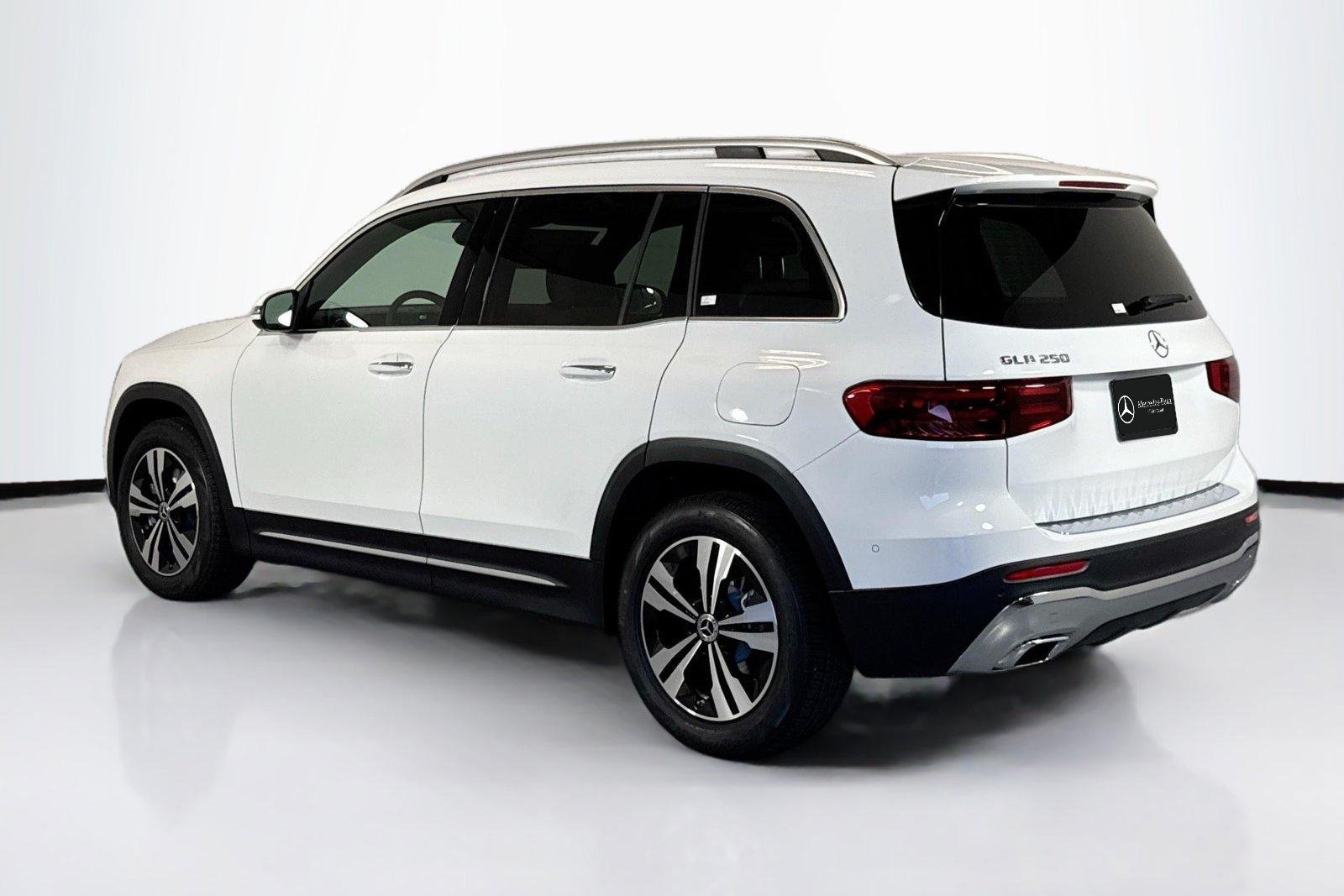New 2026 Night Black Mercedes-Benz GLB 250 image 7