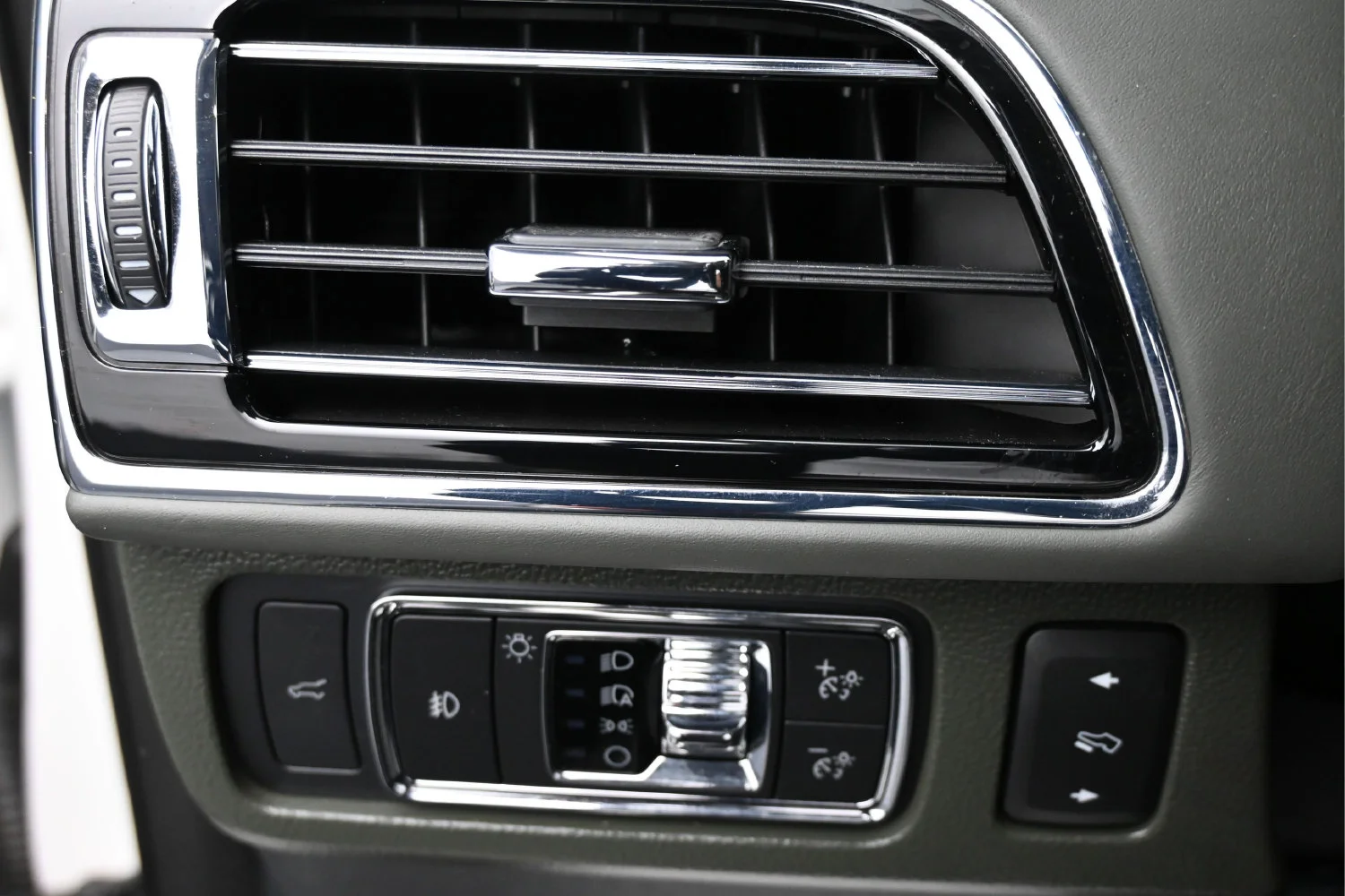 Used 2022 White Lincoln Black Label image 30