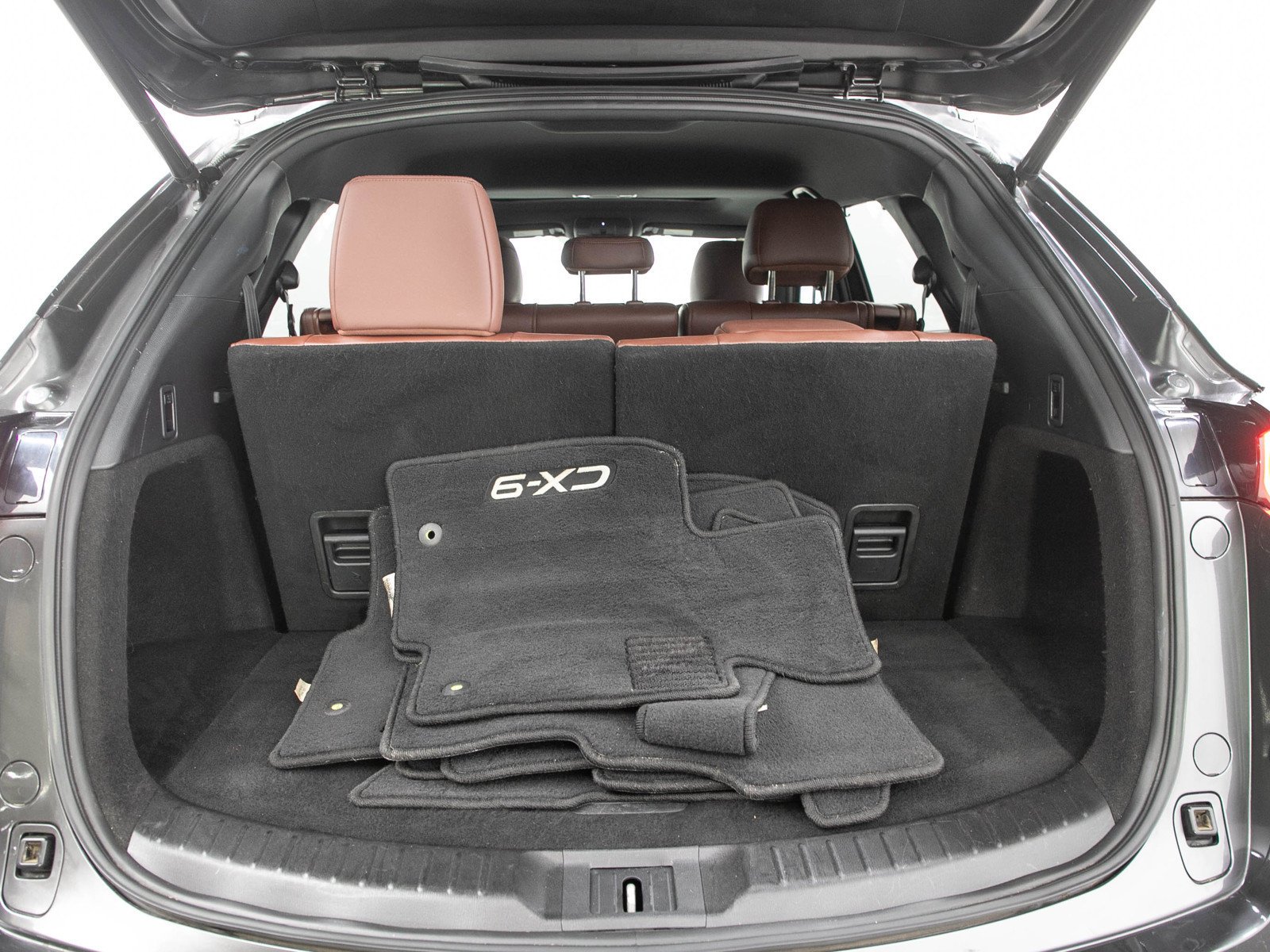 Used 2019 Machine Gray Metallic Mazda Signature image 9