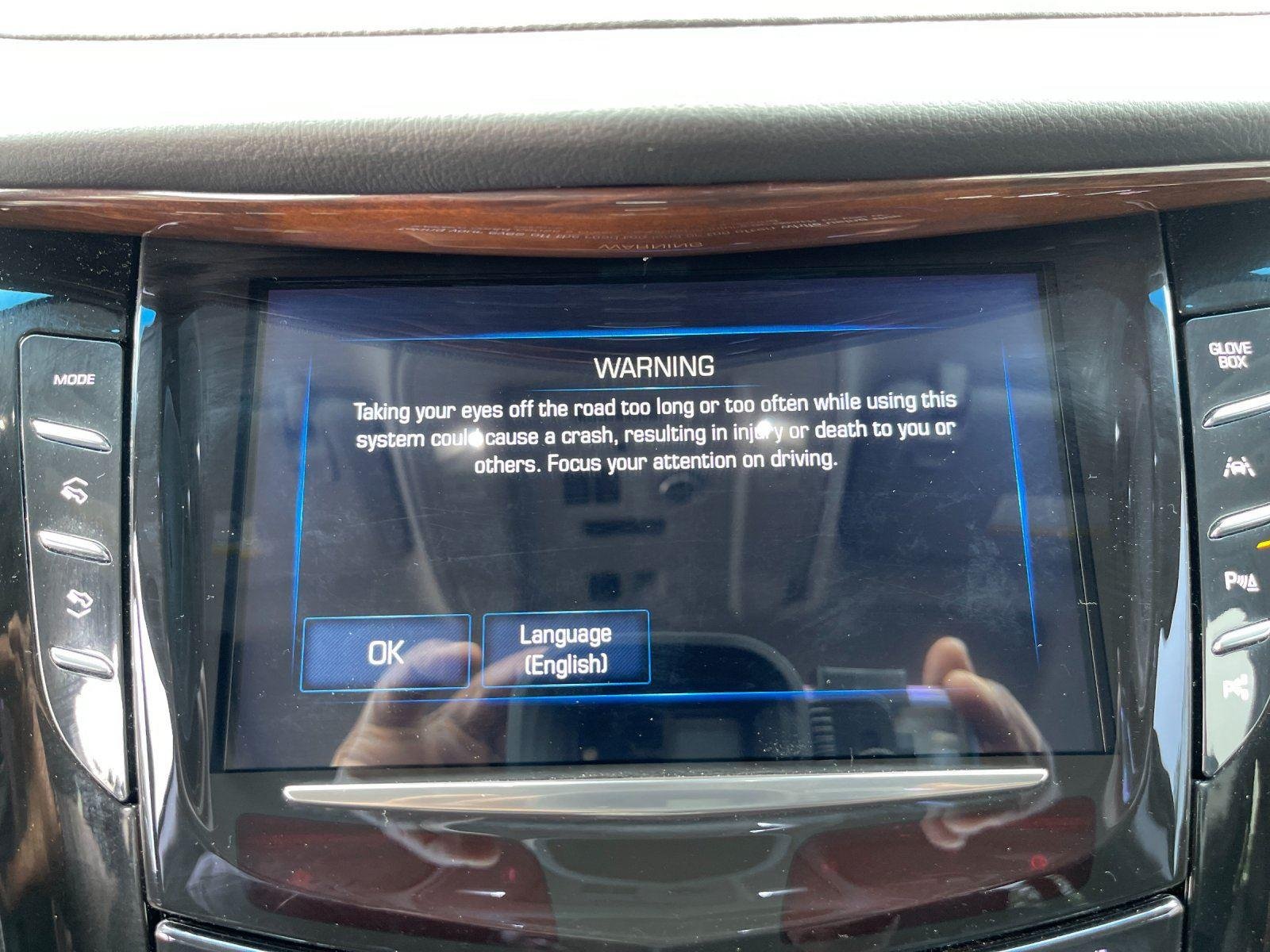 Used 2019 Crystal White Tricoat Cadillac Premium Luxury image 24