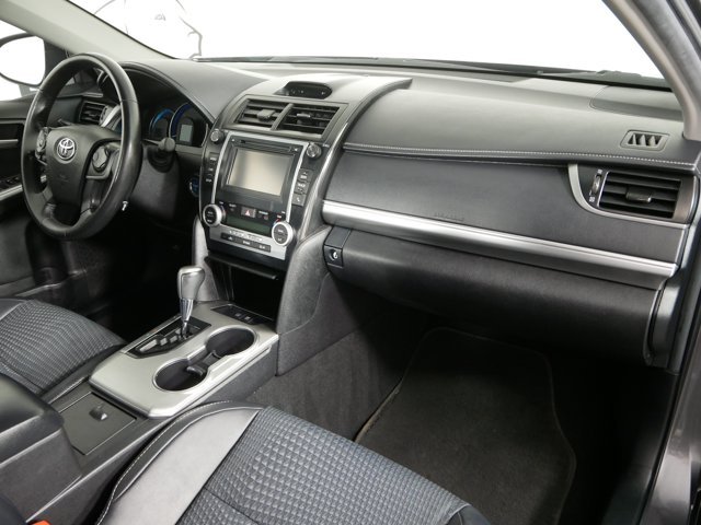 Used 2014 Magnetic Gray Metallic Toyota SE image 16
