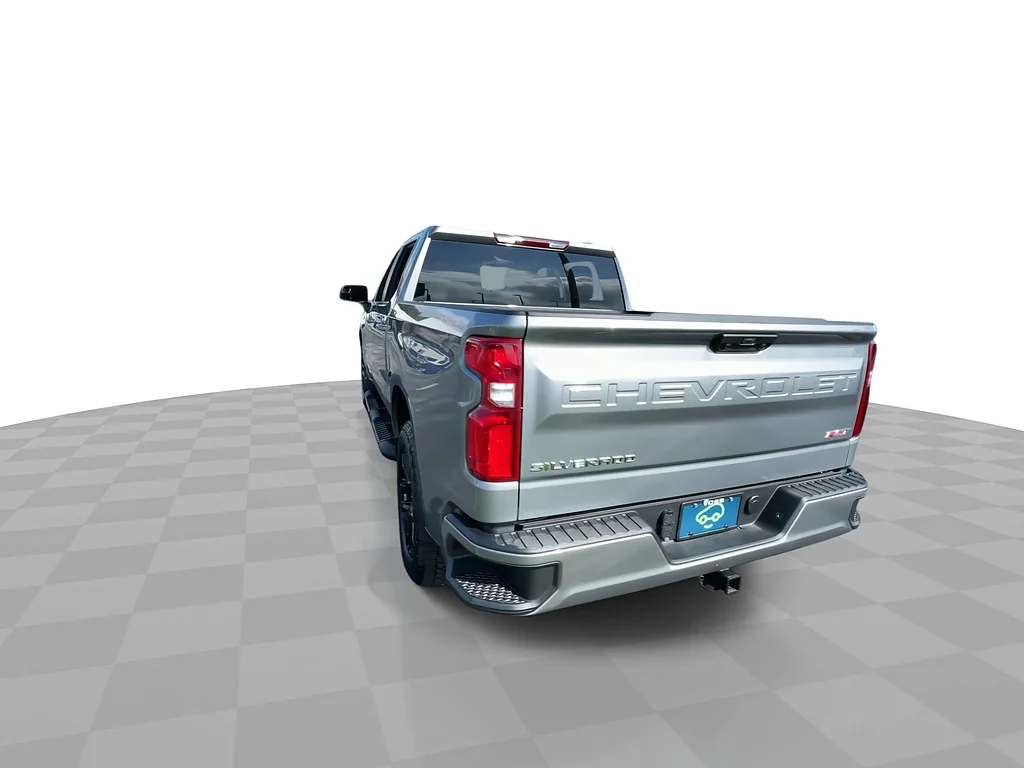 Used 2026 Sterling Gray Metallic Chevrolet RST image 8