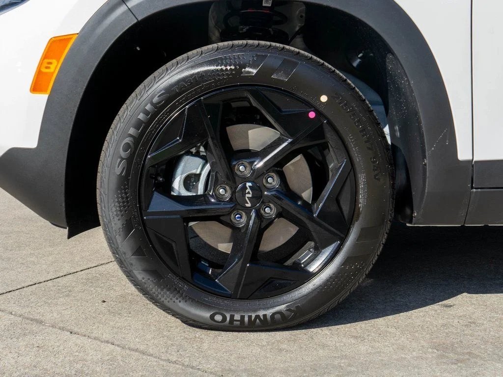 New 2026 Snow White Pearl Kia EX image 27