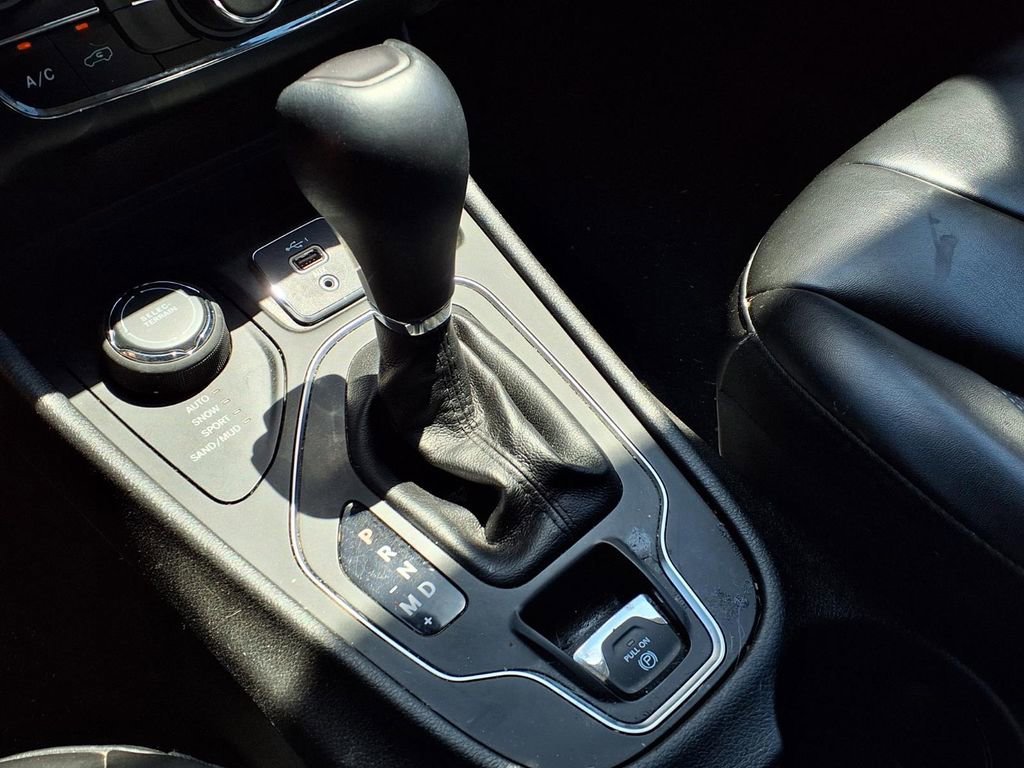Used 2019 Sting-gray Clearc Jeep Latitude Plus image 19