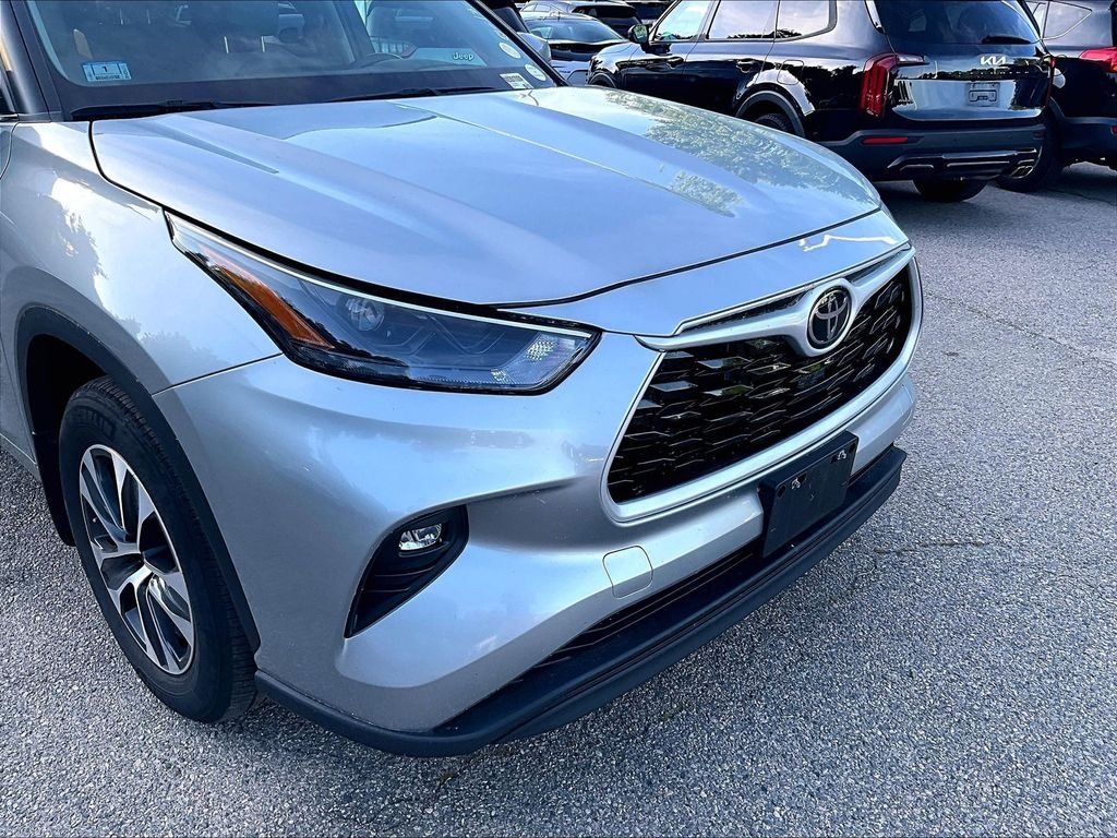 Certified Used 2024 Silver Toyota XLE image 8