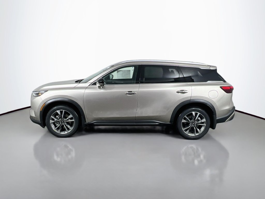 Used 2025 Warm Titanium INFINITI LUXE image 4