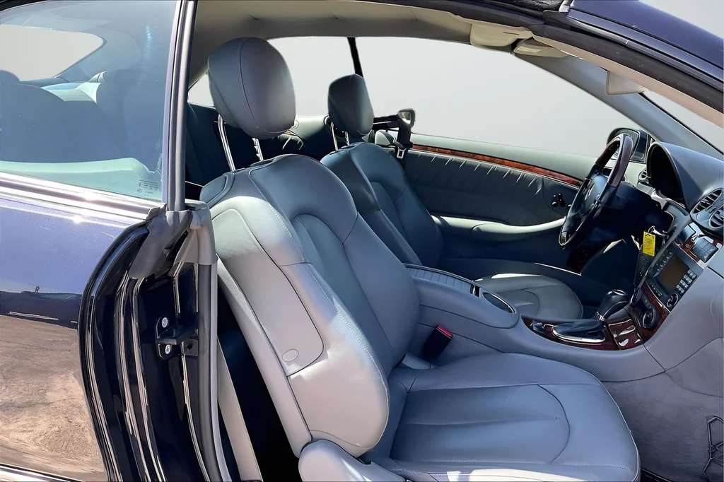 Used 2009 Blue Mercedes-Benz CLK 550 image 23
