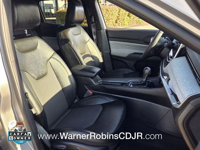 Used 2024  Jeep Latitude image 18