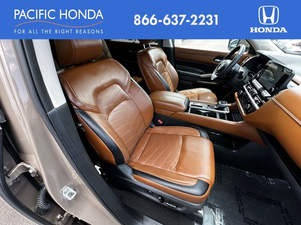 Used 2023 Beige Nissan Platinum image 15