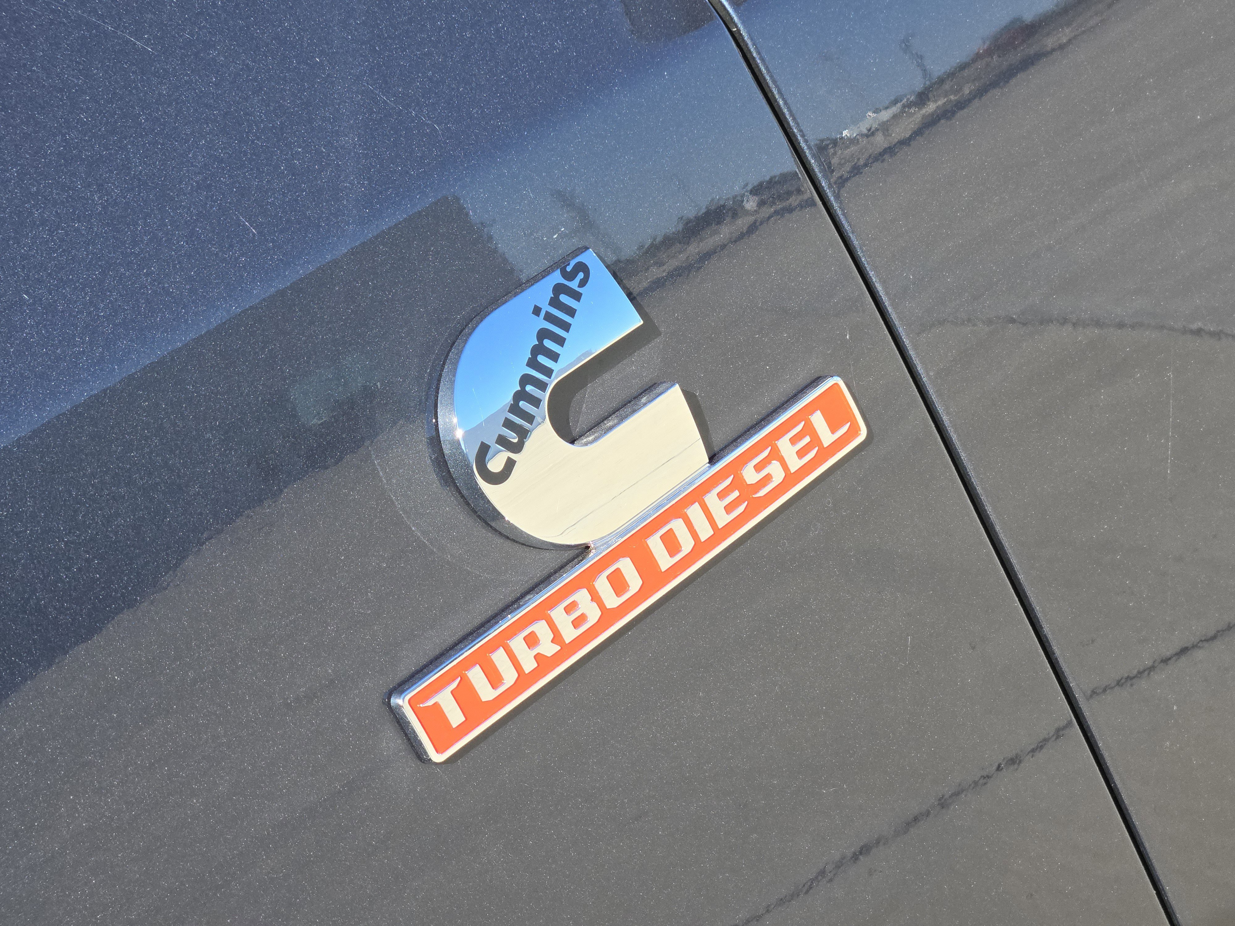 2026 RAM 3500 Laramie - Photo 9
