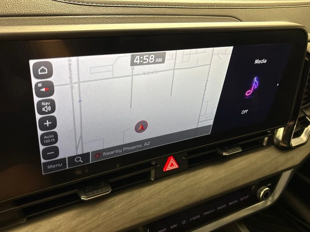 Used 2025 White Kia X-Line image 35