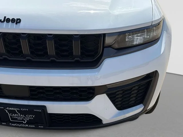 New 2026 Bright White Clear-Coat Exterior Paint Jeep Limited image 10