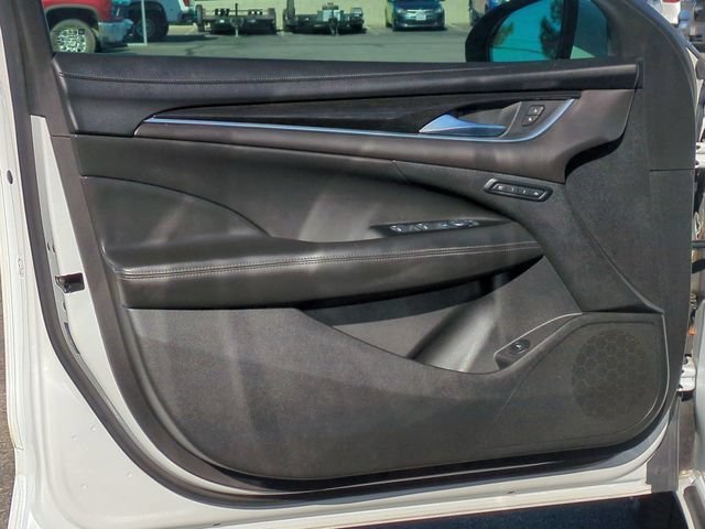 Used 2017 WHITE FROST TRICOAT Buick Essence image 25