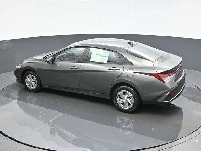 New 2026 Gray Hyundai SE image 11