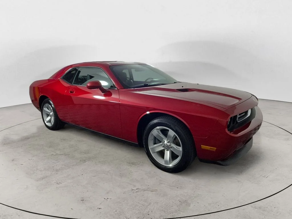 Used 2009 Red Dodge SE image 7