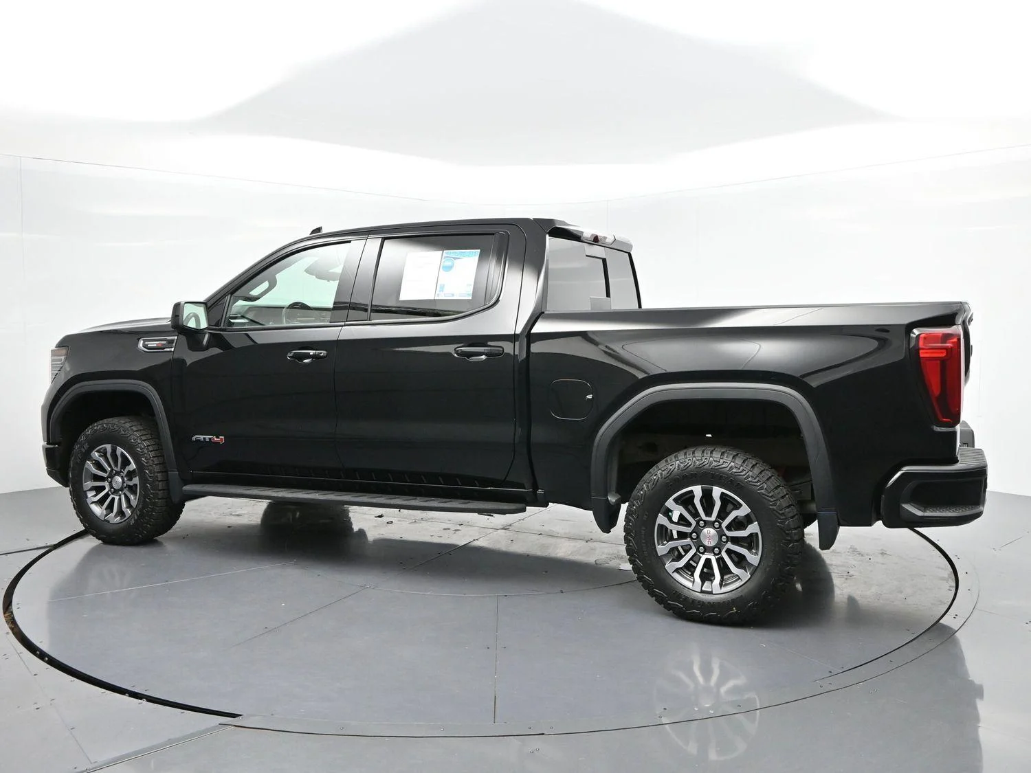 Used 2023 Onyx Black GMC AT4 image 5