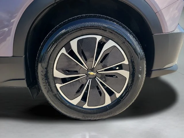 Used 2024 Galaxy Gray Metallic Chevrolet LT image 34