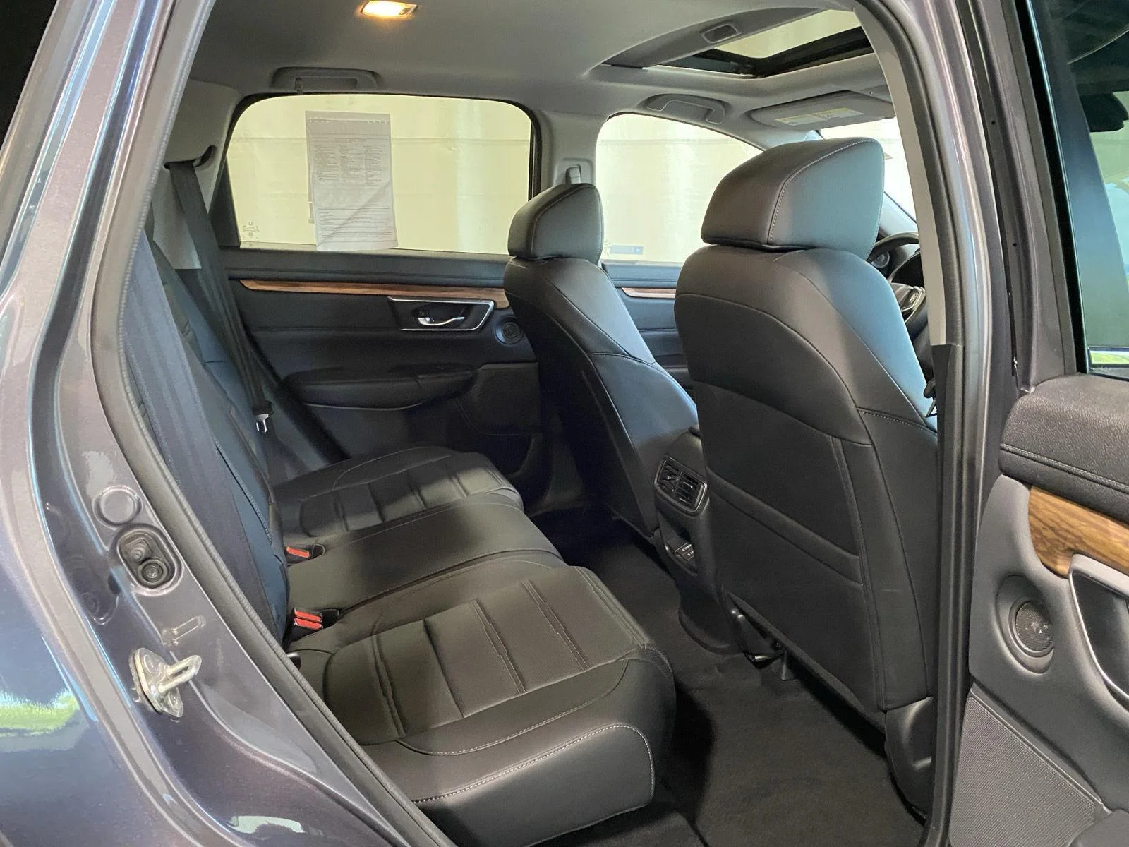 Used 2019 Modern Steel Metallic Honda Touring image 13