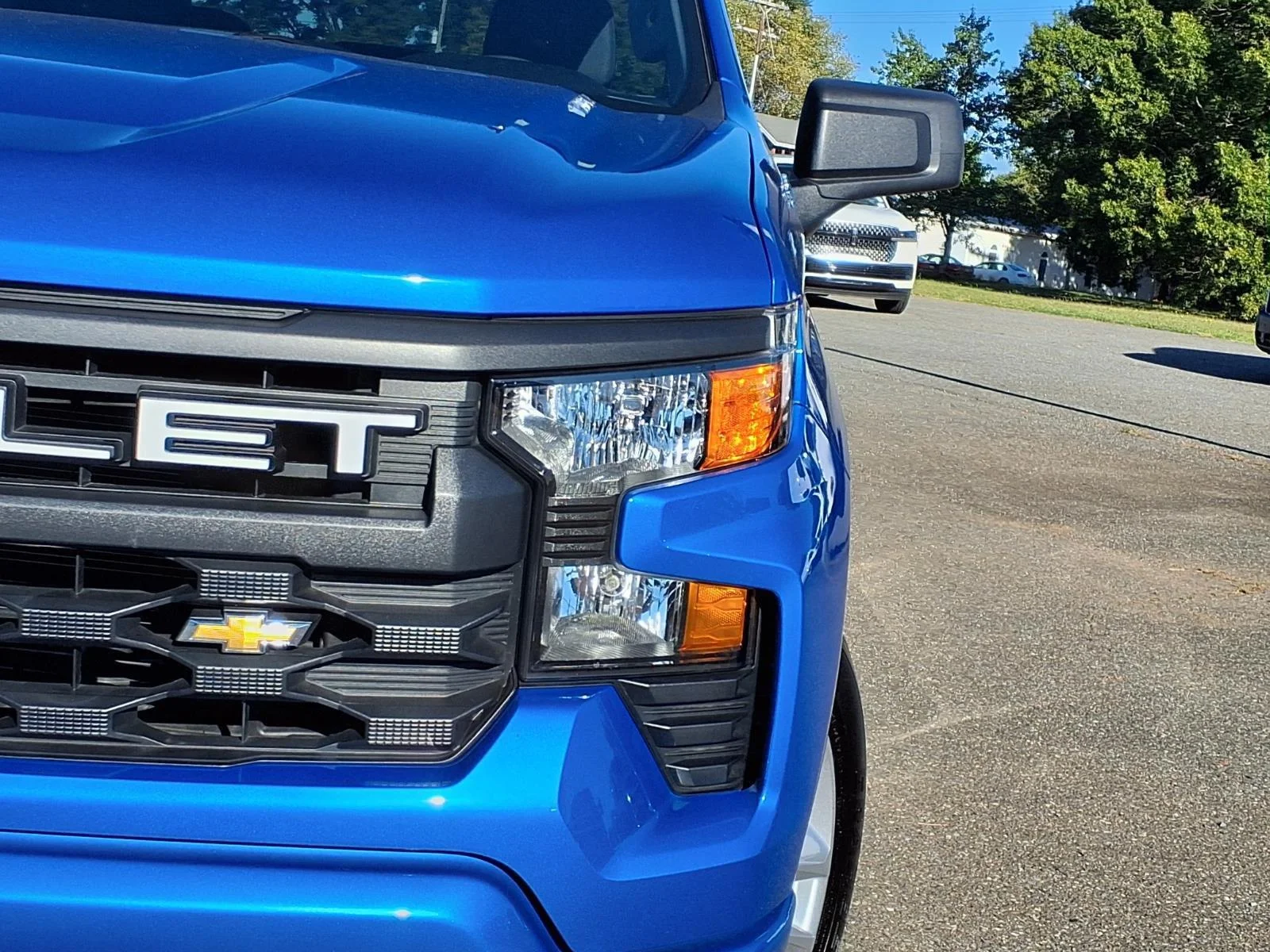 Used 2025 Riptide Blue Metallic Chevrolet Custom image 17