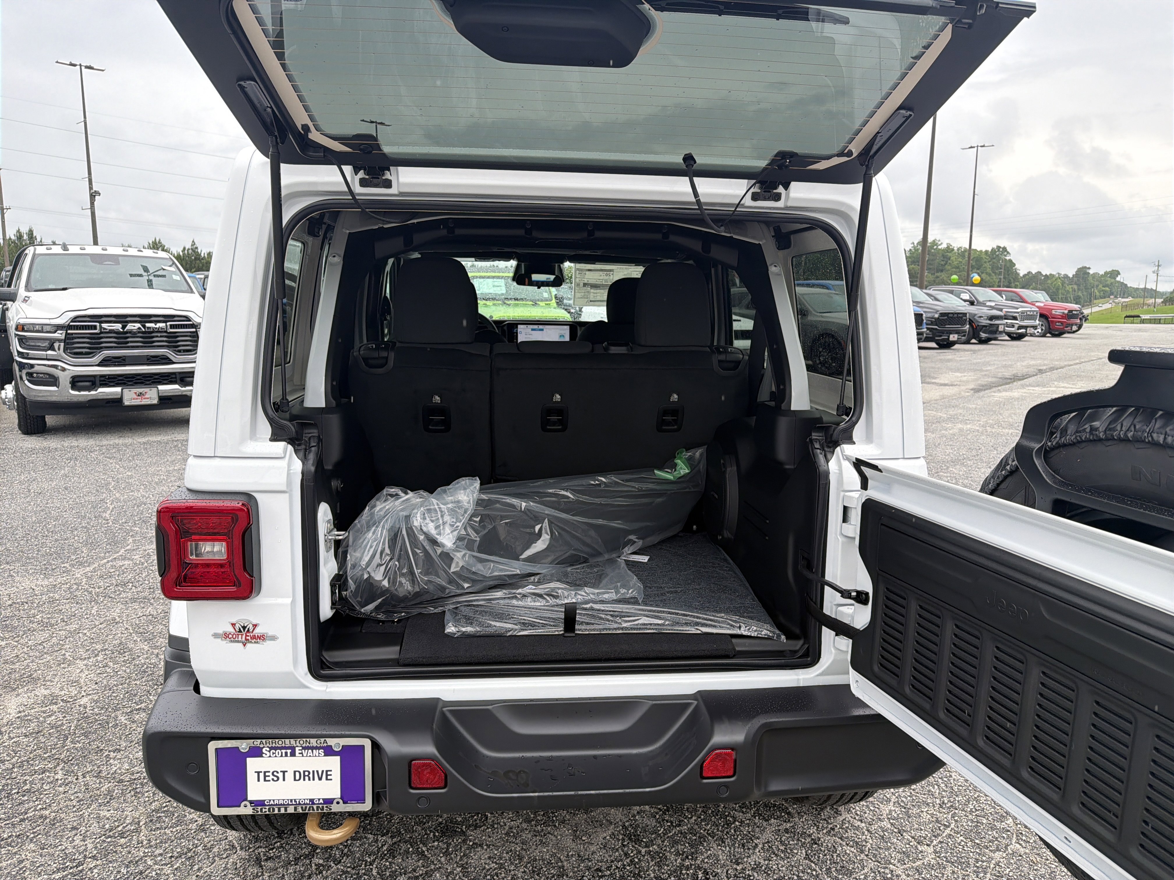 New 2026 Bright White Clear-Coat Exterior Paint Jeep 85th Anniversary image 19