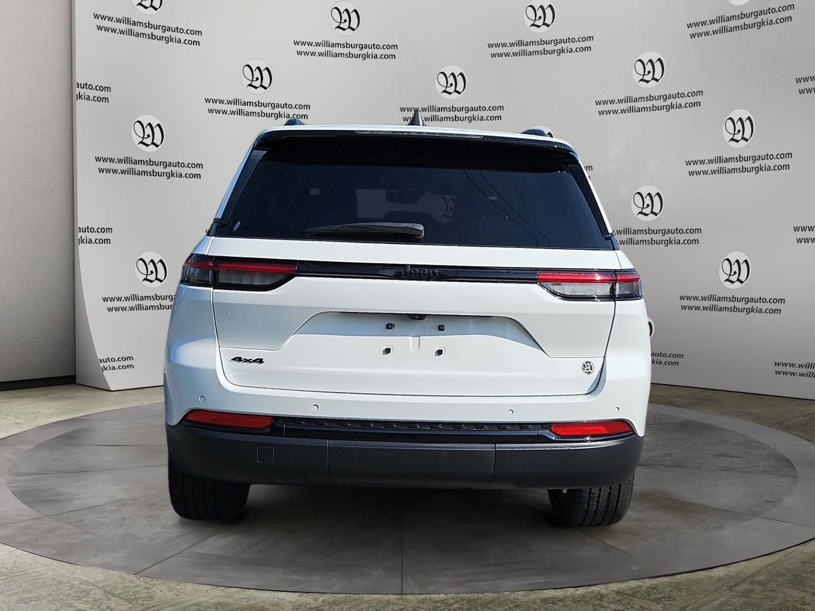 Used 2024 White Jeep Altitude image 4