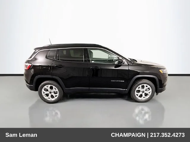 New 2026 Black Jeep Latitude image 8