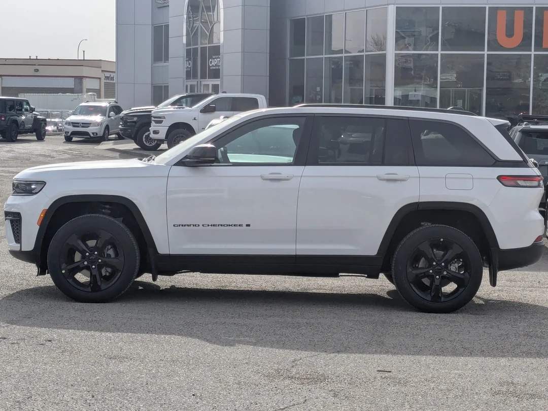 New 2026 White Jeep Altitude - - 4x4 - Altitude Pkg - Power Sunroof - 20 Black Wheels - Remote Start & More! image 5
