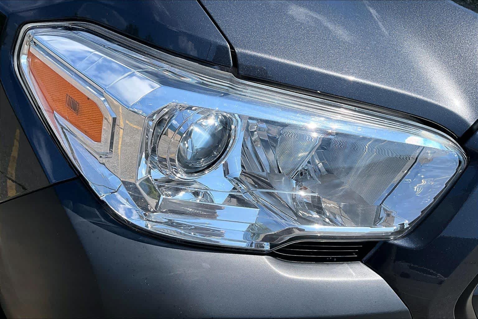 Used 2019 Magnetic Gray Metallic Toyota SR image 27