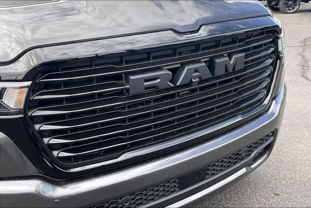 New 2026 Granite Crystal Metallic Clear-Coat Exterior Paint RAM Laramie image 35