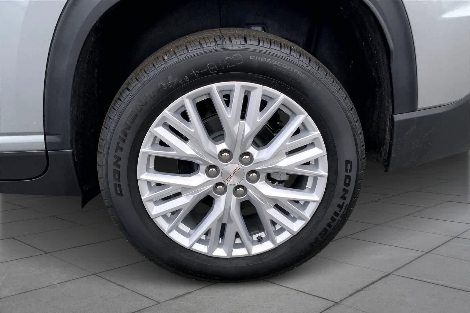New 2026 Sterling Metallic GMC Elevation image 11