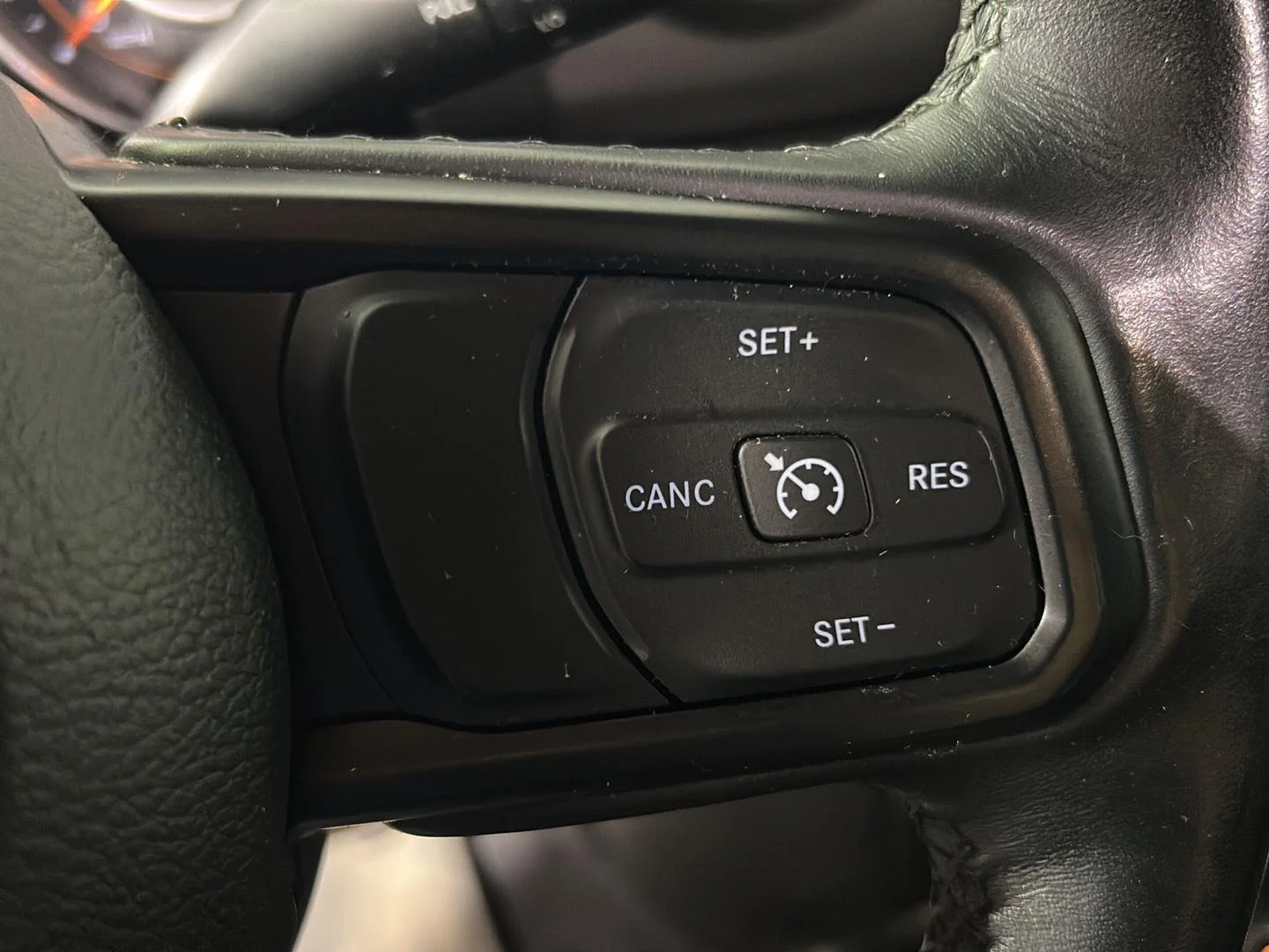 Used 2021 Granite Crystal Metallic Clearcoat Jeep Sport S image 21