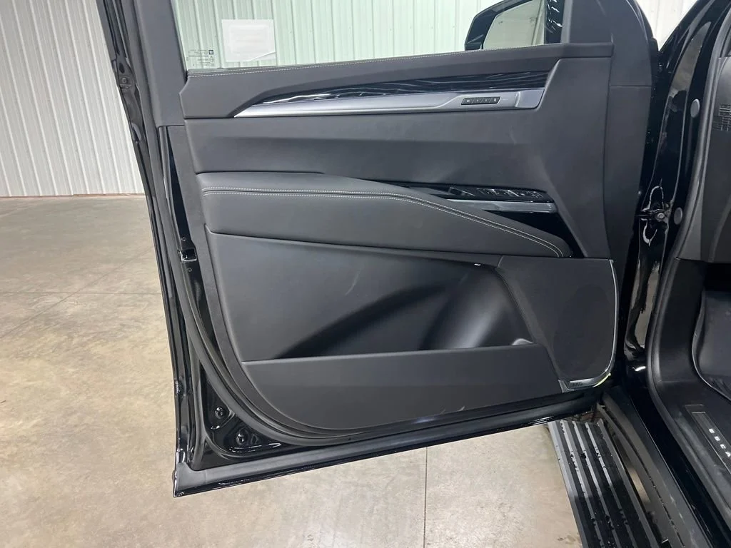 2026 Cadillac Escalade Sport - Photo 15