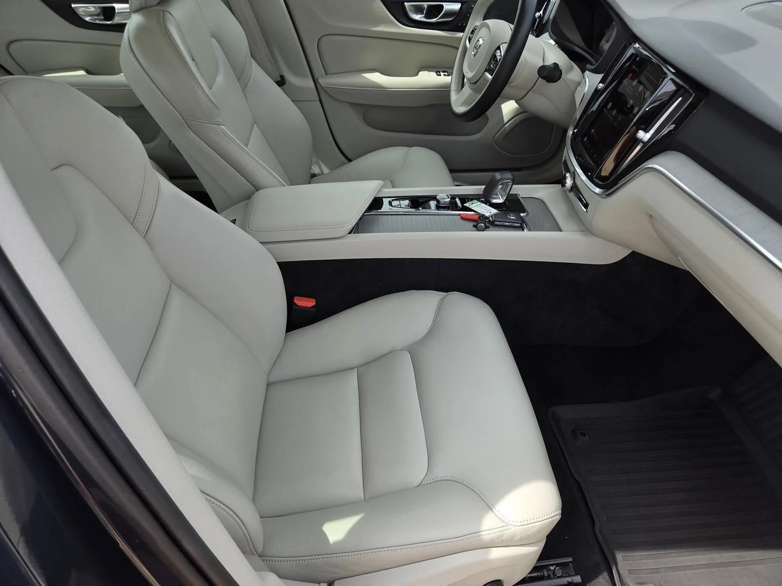 Used 2024 Denim Blue Metallic Volvo Plus Dark Theme image 37