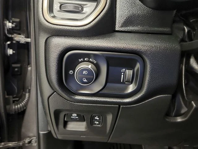 Used 2022  Ram Rebel image 22