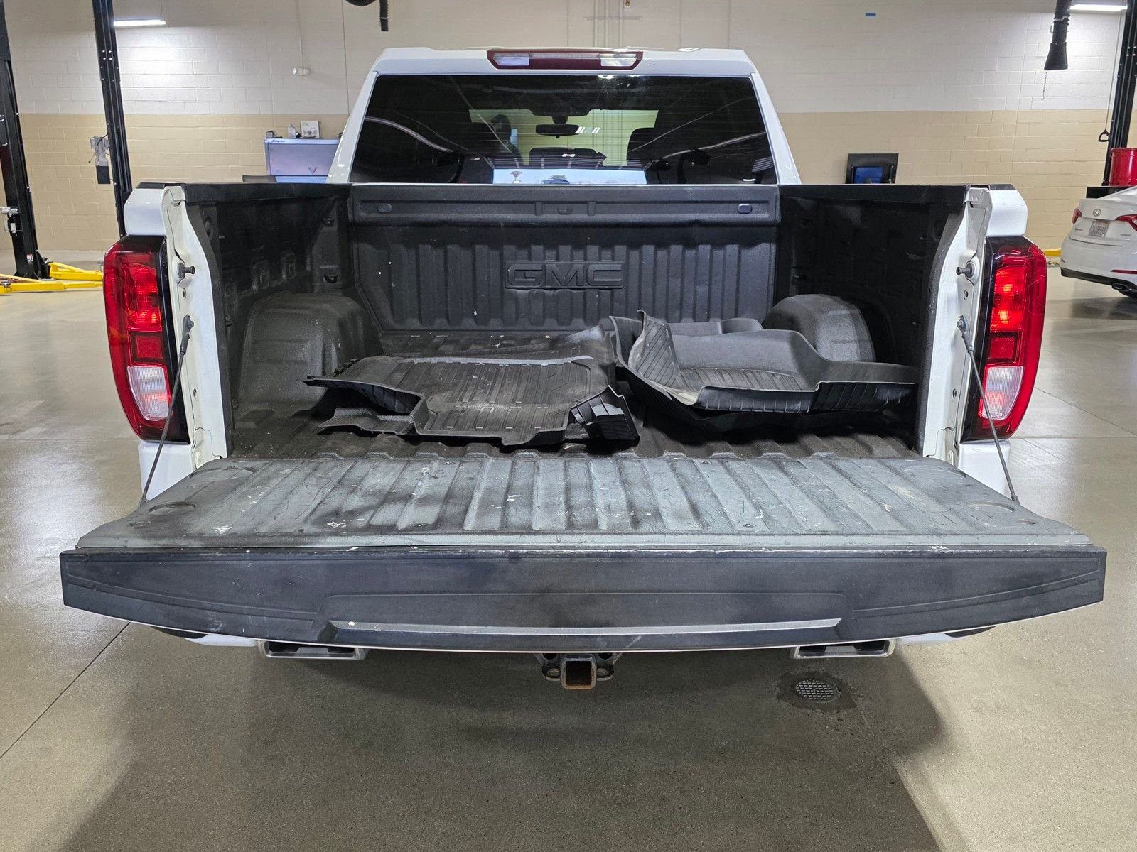 Used 2021 Summit White GMC Elevation image 15