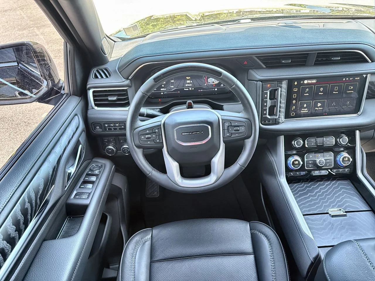 Used 2024 Onyx Black GMC Denali image 10