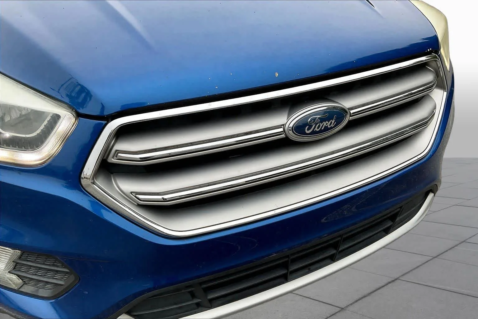 Used 2017 Lightning Blue Metallic Ford SE image 24