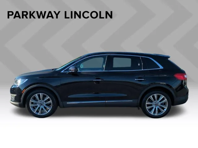 Used 2018 Black Lincoln Reserve image 2