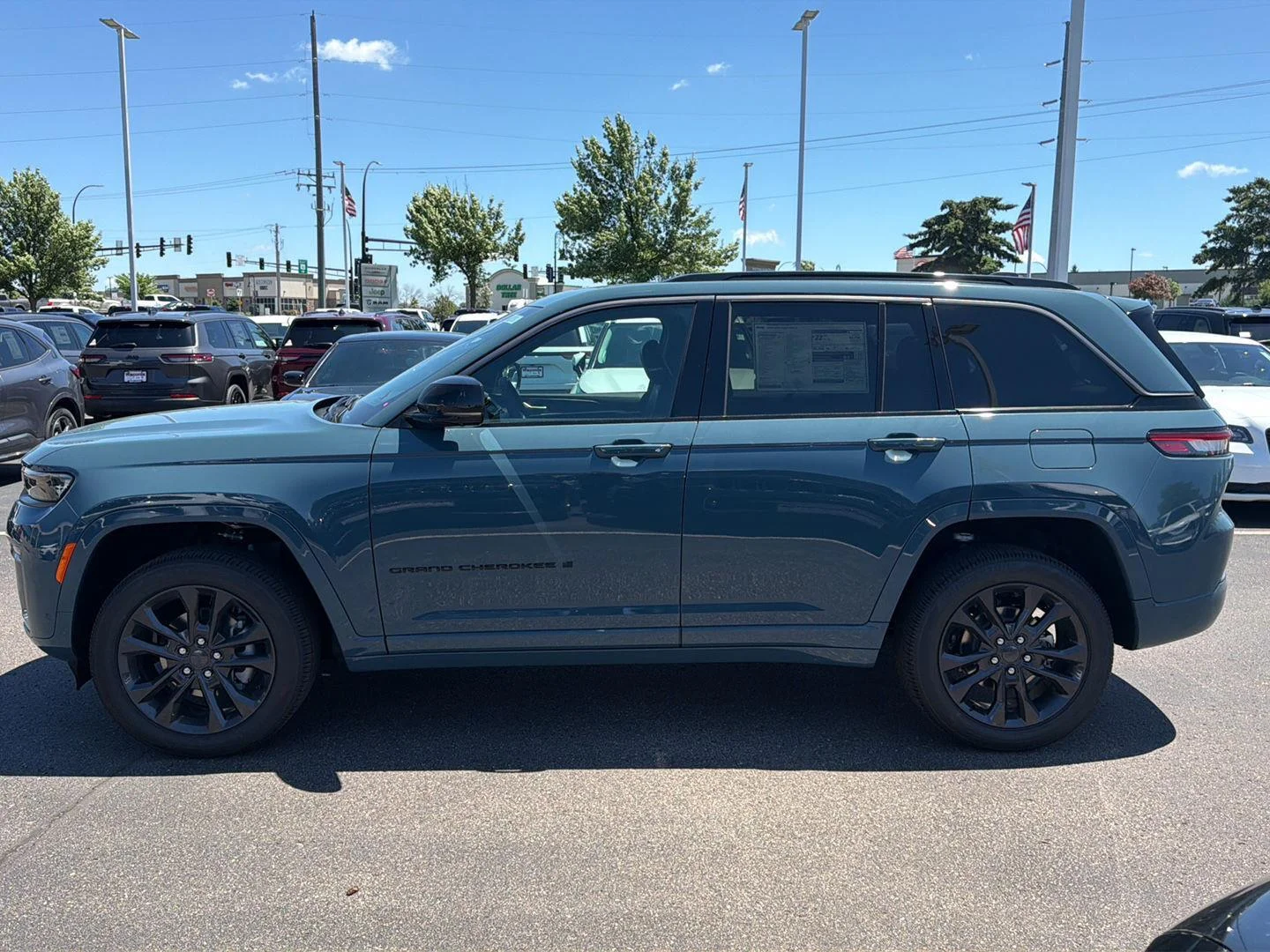 New 2026 Steel Blue Exterior Paint Jeep Limited Reserve image 4