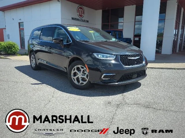 2024 Chrysler Pacifica Limited's photo